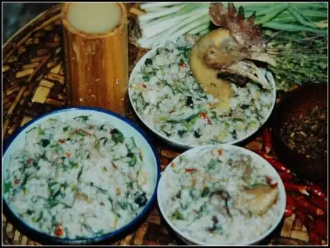 佤族美食:鸡肉烂饭