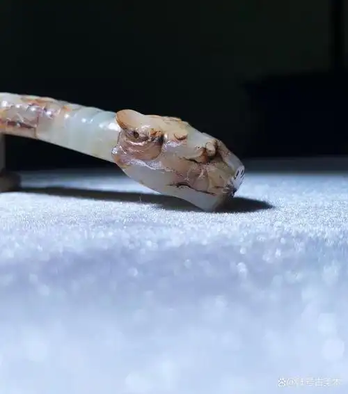 龙虎合体玉带钩战国玉带钩