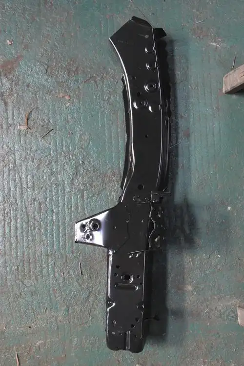 丰田凯美瑞老款右前纵梁