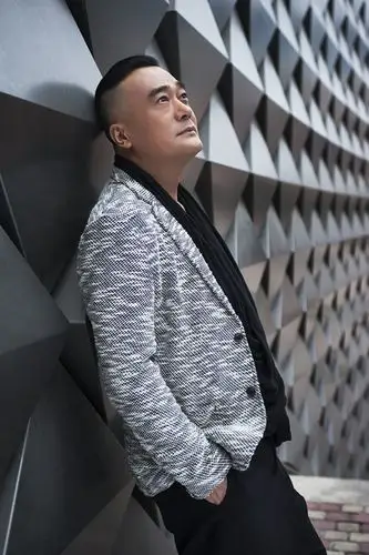 潮叔王建新时尚街拍展熟男魅力