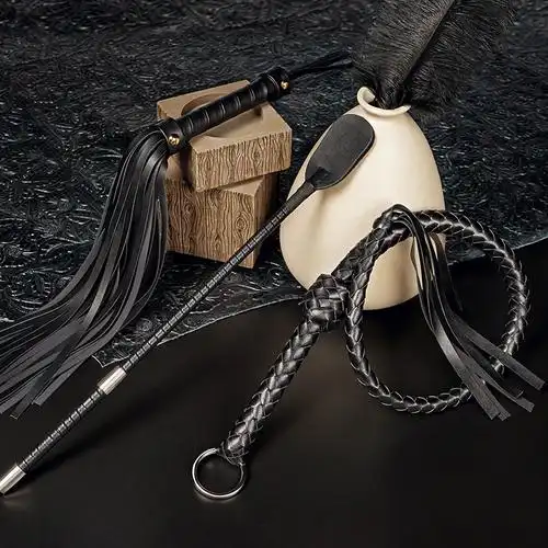 调教鞭马鞭sm散鞭拍sp拍屁股惩罚夫妻情侣调情惩罚工具情趣性用品