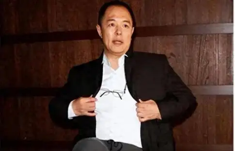 善恶有报!67岁"提裤子不认人"的张铁林,已活成了一个"笑话"