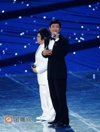 刘德华韩红演唱北京残奥会主题歌《和梦一起飞》