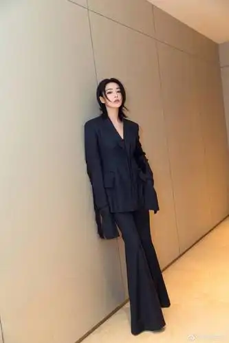 小资风尚盛典美女如云,即使在寒冬季节美女明星都是清