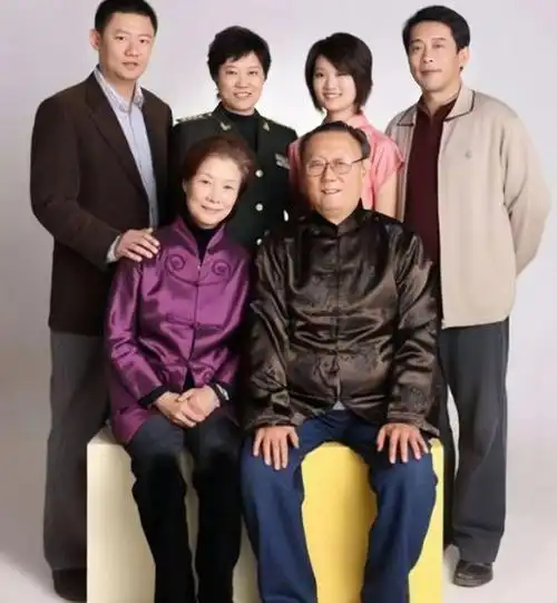 吕中与吴桂苓风雨53年丈夫去世6年后她的晚年生活怎样了