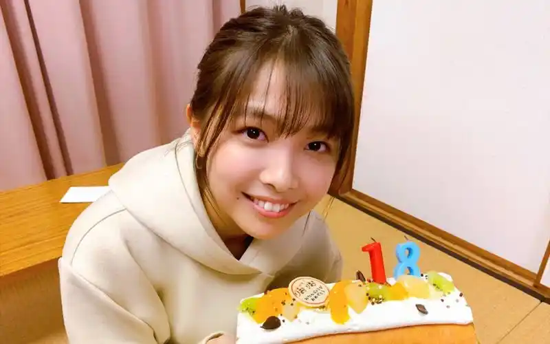 特利迦女主丰田露娜写真