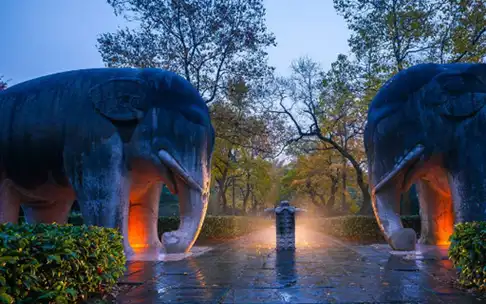 历代有很多皇陵被盗挖,南京明孝陵至今仍保存完好,这是为什么?