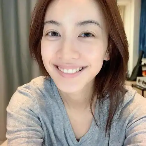 朱千雪大晒绝美婚纱照从港姐律师到零负评女神