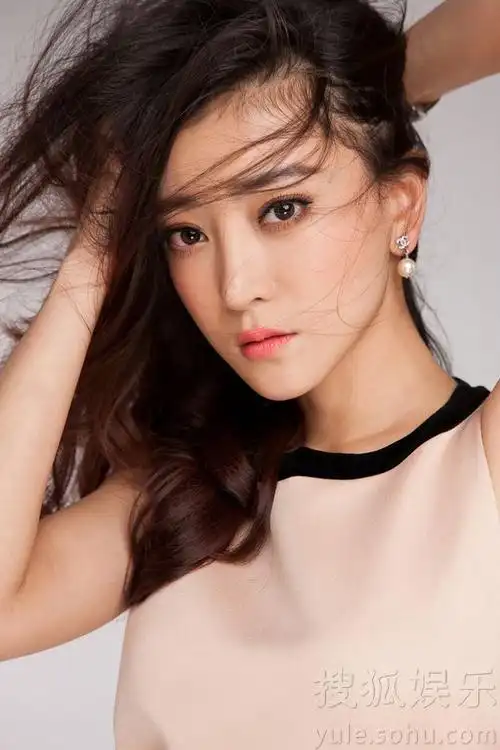 李婳曝全新写真大片 气质清新甜美身材傲人-娱乐频道图片库-大视野