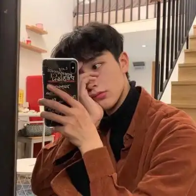 一组超酷对镜自拍的男生头像合集来啦,这里面的男生大多数都没有露脸