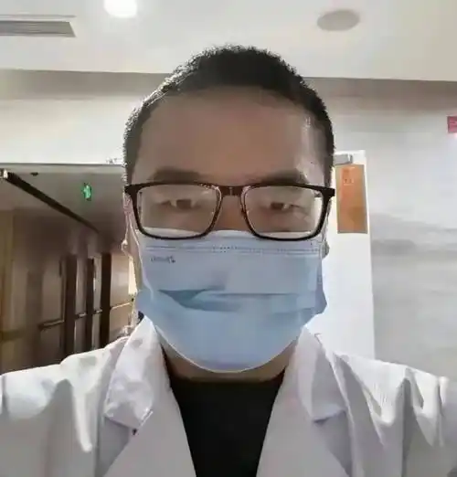 2021年,北大第三医院医生张煜公开曝光肿瘤治疗黑幕,面临失业境地的他