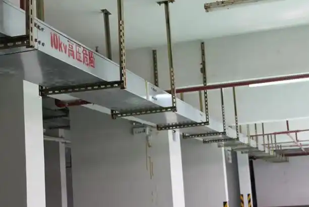 也就是说当项目设计没有具体要求时,水平安装电缆桥架时,两个支吊架