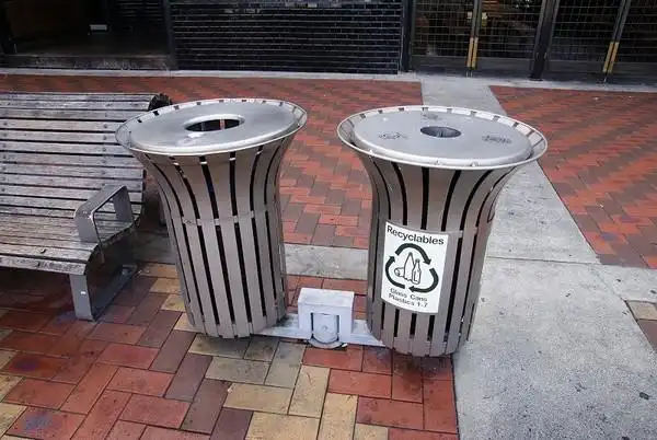 惊呆了,世界各国垃圾桶,最后是亮点