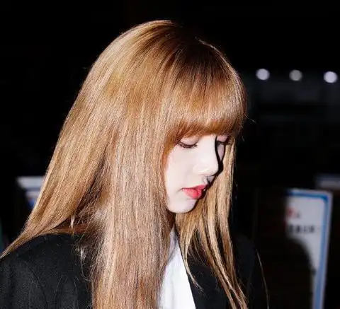 lisa白雪公主同款短发上热搜了?是怎么回事?