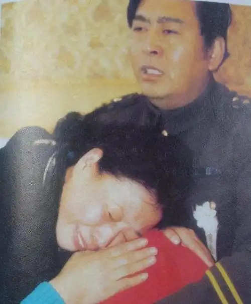 有不少刘丹的粉丝无法接受偶像的离世诉说刘丹之死绝没有这么简单一来