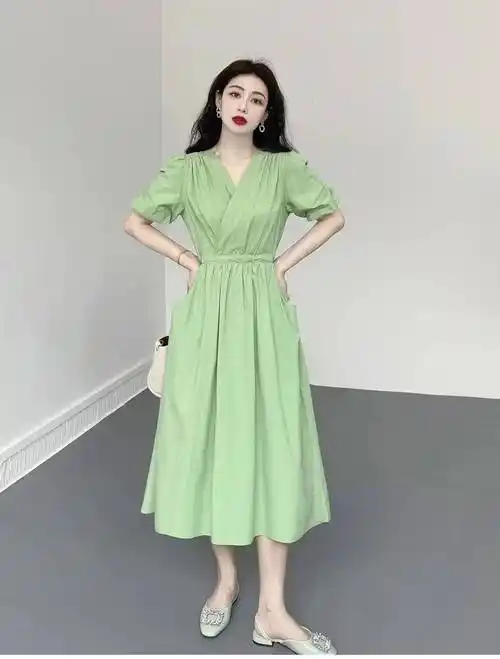 长款连衣裙搭配什么鞋子好看图片_look_黑色_白色