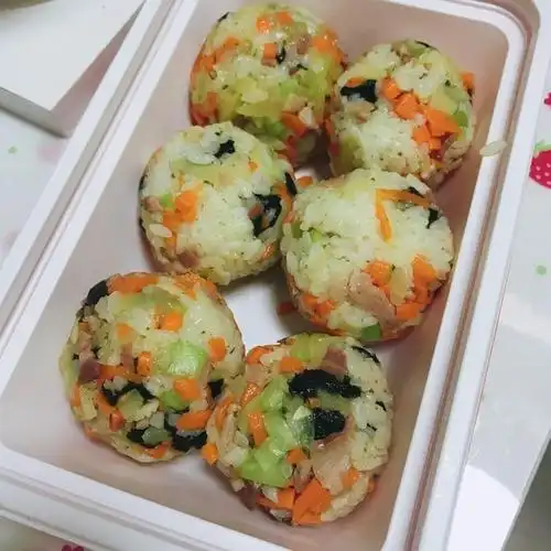 美丽酱-做的心情饭团