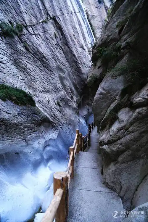 华山之仙峪下