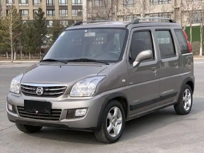 6,5万元左右能买的新车有铃木雨燕低配昌河北斗星x5雪佛兰赛欧等小车