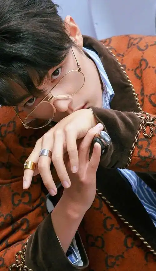 肖战初秋plog##肖战手真好看