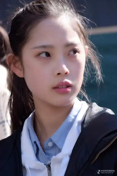 2016北电艺考开考 美女帅哥云集明星范初显