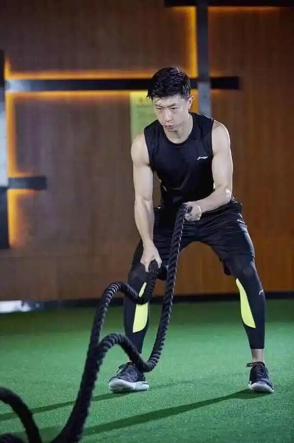 王楚钦身高185cm张继科马龙看起来比他高多了啊