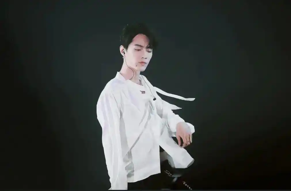 肖战 白村衣永远是我的绝绝子啊啊  #tu兔毛  - 抖音