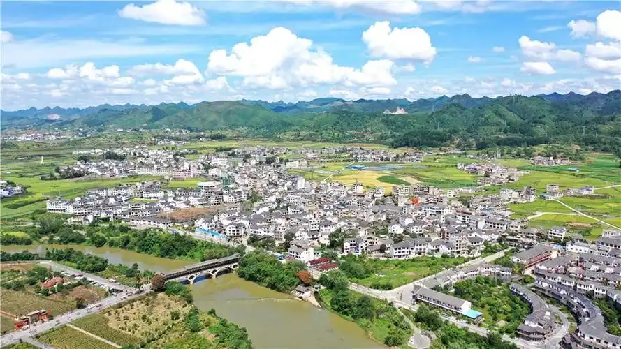 近年来,贵州省黔南布依族苗族自治州惠水县好花红镇立足生态资源优势