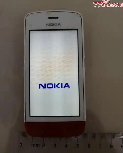 2011年旧手机一个,诺基亚c05-06手机,红色款,仅手机无充电线,充电后还