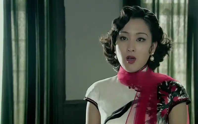 旗袍:女特工施展美人计,还没用5成功力,就拿到了机密文件