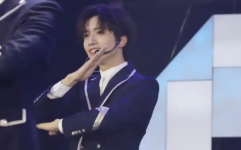 伯远创造营2021doki见面会主题曲我们一起闯直拍focus