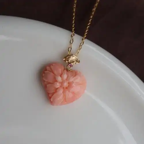 天然珊瑚粉色吊坠