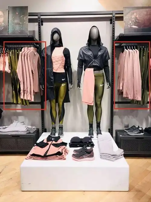 在各展示区域内,需注意叠装色块的间隔,渐变和对比,可运用彩虹法或