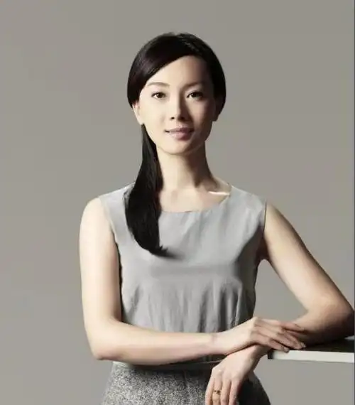 李小冉的胸闫妮的腿殷桃的腰这7位中年女星性感起来迷死人