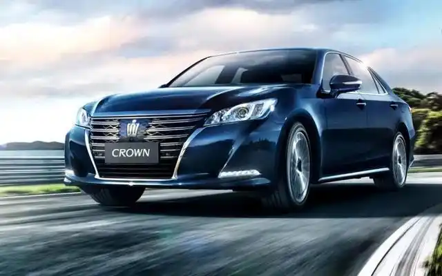 丰田皇冠这一款丰田旗下独特的汽车标志,在国内市场顾客心中的印像