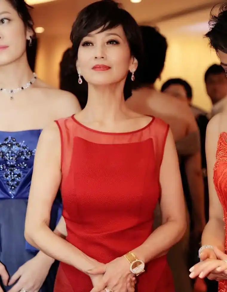 赵雅芝:冻龄美人还是老态龙钟?
