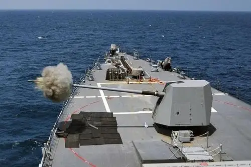 一门炮竟相当于一个炮兵营的火力,055的这门130舰炮有何神奇之处