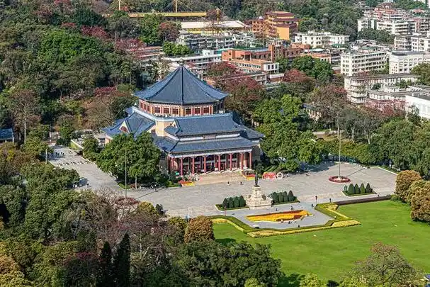 镇海楼,位于广东省广州市越秀区越秀山小蟠龙冈上,又名望海楼,是广州