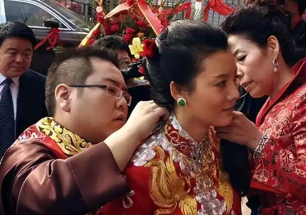 坠落的山西前首富:消失8年,拖垮千名债主,明星妻子与他离婚