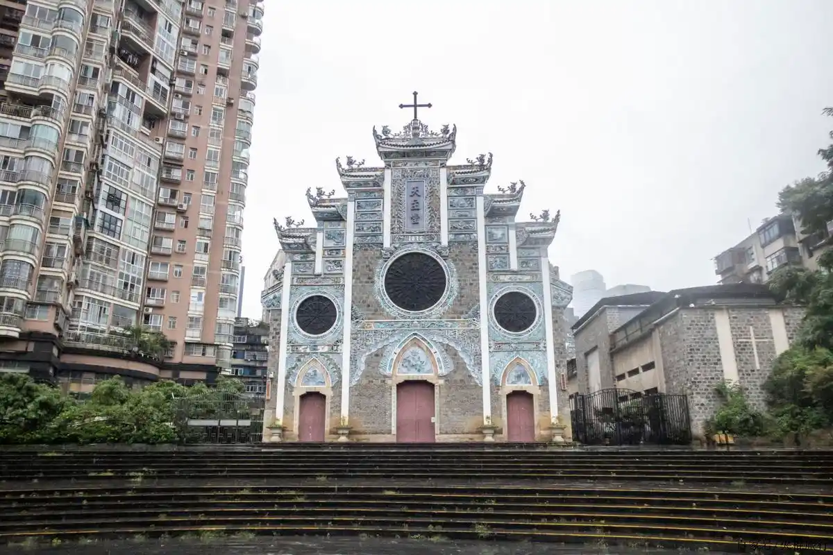 贵州最大的一座天主教堂,历经百年洗礼,教徒很多