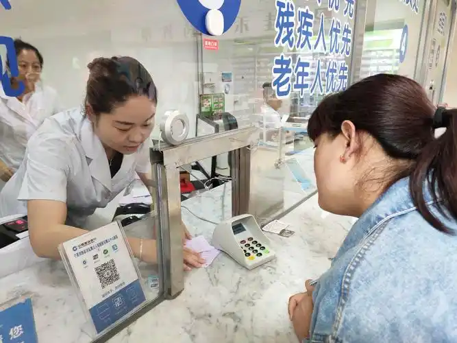 石嘴山中心医院举办门诊窗口服务情景模拟剧展演