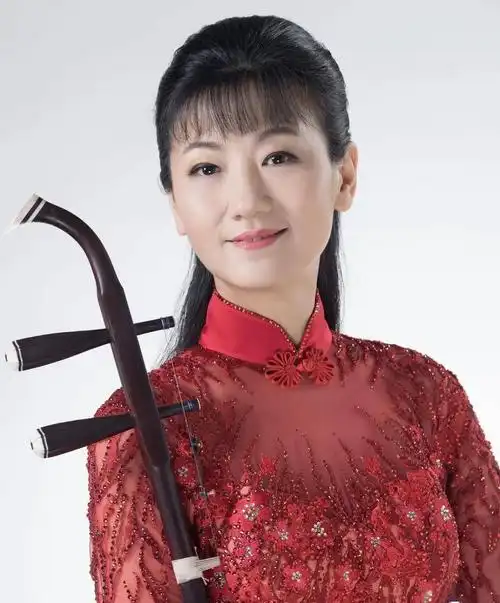 姜克美▼向上滑动阅览著名胡琴演奏家,教育家,国家一级演员,中国广播