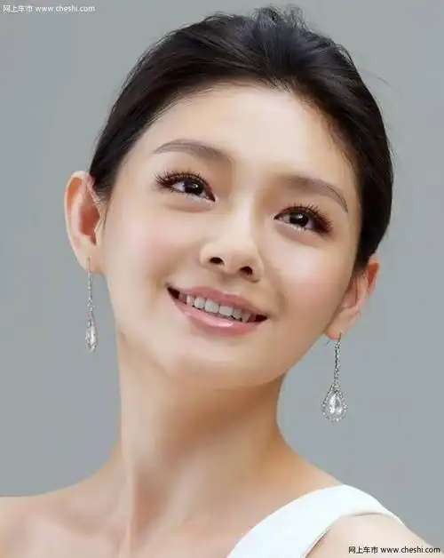 当红性感女星徐熙媛(大s) 最爱超级跑车