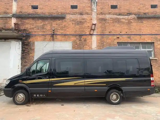 个人转让17年19座奔驰凌特客车