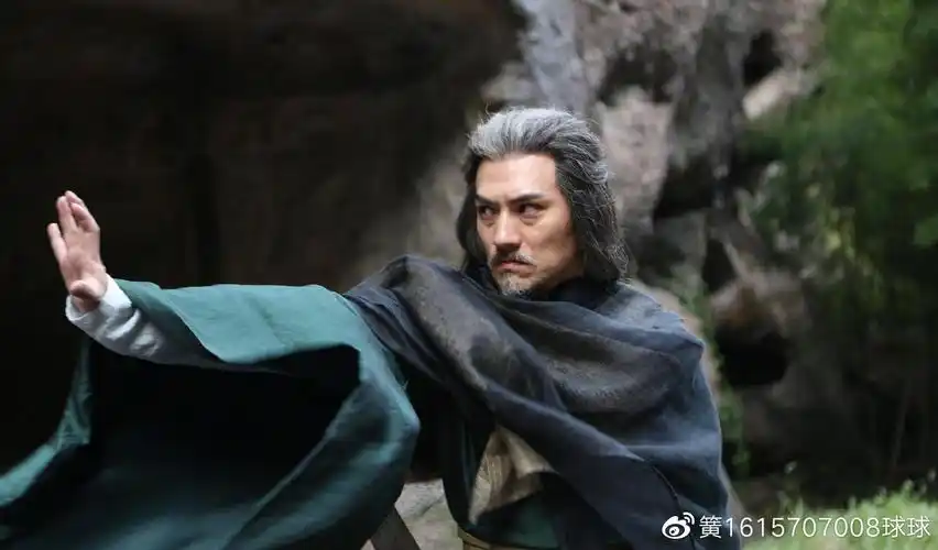 新《射雕英雄传》开播,除严屹宽的颜值外,武侠片变成爱情文艺片