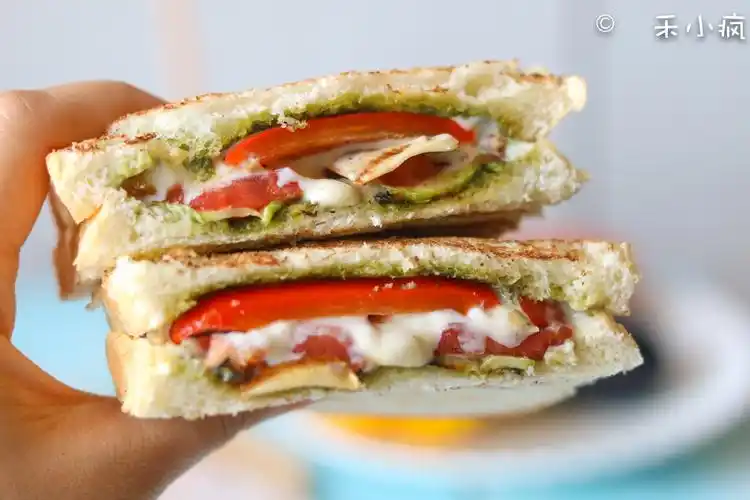 "轻食主义"怎么吃?烤蔬菜三明治!