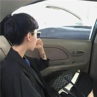 最新2019非主流男生帅气黑白头像大全 人生没有那么多道理可讲