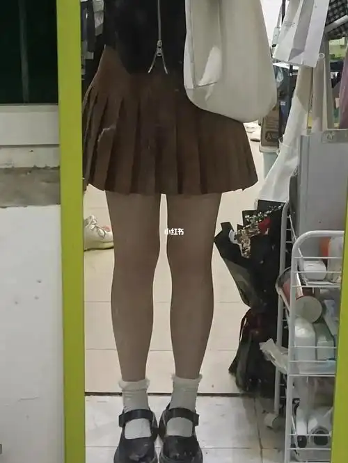 这样的腿算正常粗细吗