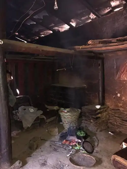 士,爱心企业等和我们一起携手关注这么一群贫困家庭