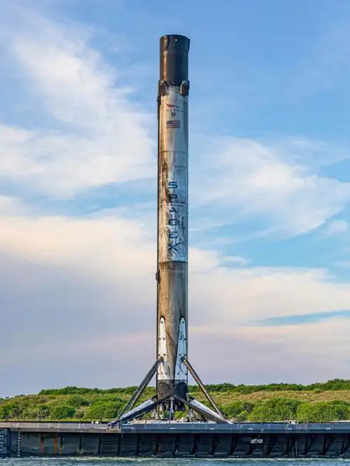 近距离看猎鹰9号非常多的细节